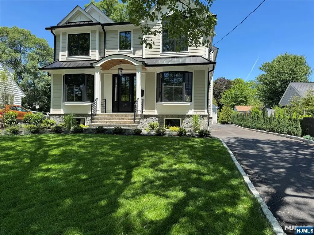 671 Delaware Avenue, Ridgewood, NJ 07450 - #1