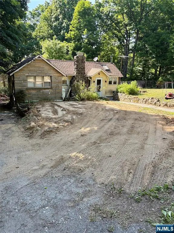 17 Onteora Road, Vernon, NJ 07422