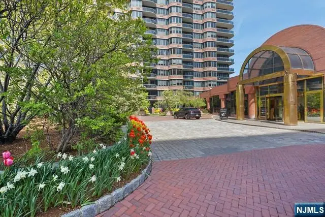 100 Carlyle 16 J/K N, Cliffside Park, NJ 07010 - #2