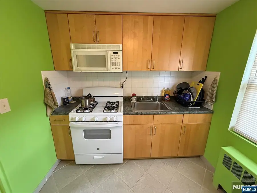 429 Plateau Avenue A, Fort Lee, NJ 07024 - #3