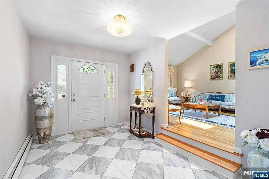 2 Violet Court, Bergenfield, NJ 07621 - #3