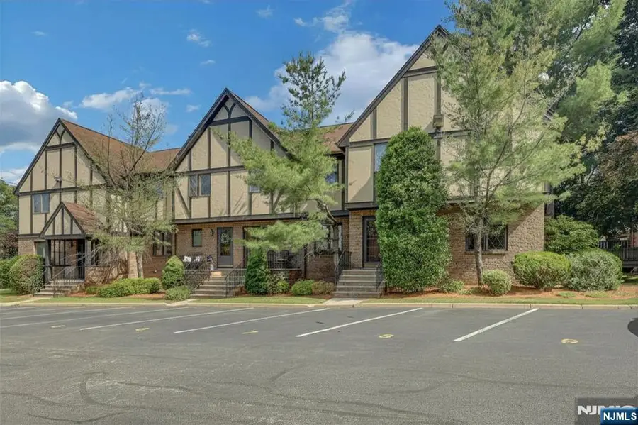 14 Chelsea Court 12, Ramsey, NJ 07446 - #3