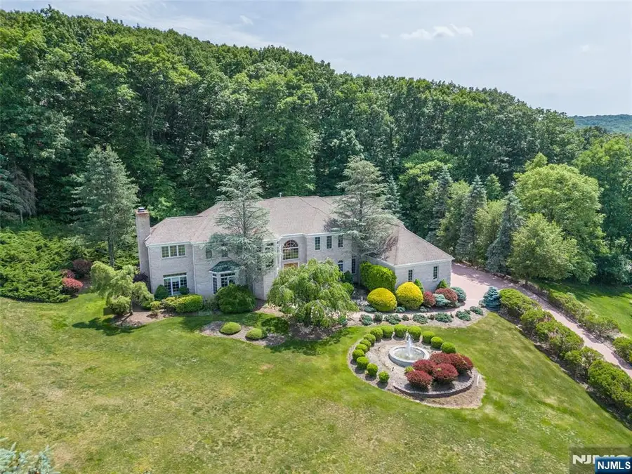 5 Raine Tree Court, Kinnelon, NJ 07405 - #3