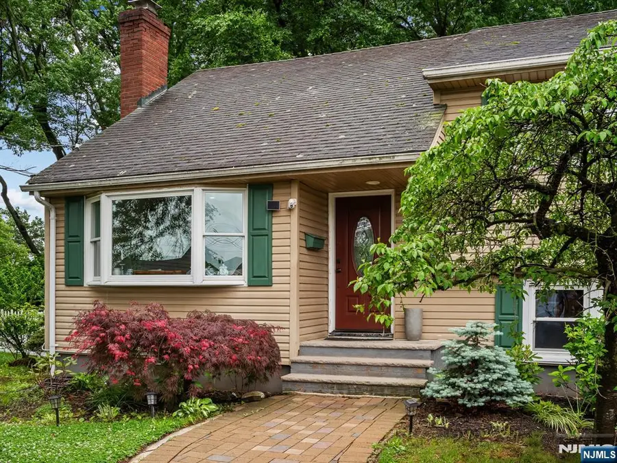 17 Ravine Court, Clifton, NJ 07013 - #3