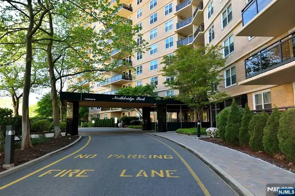 2200 N Central Road 5-W, Fort Lee, NJ 07024