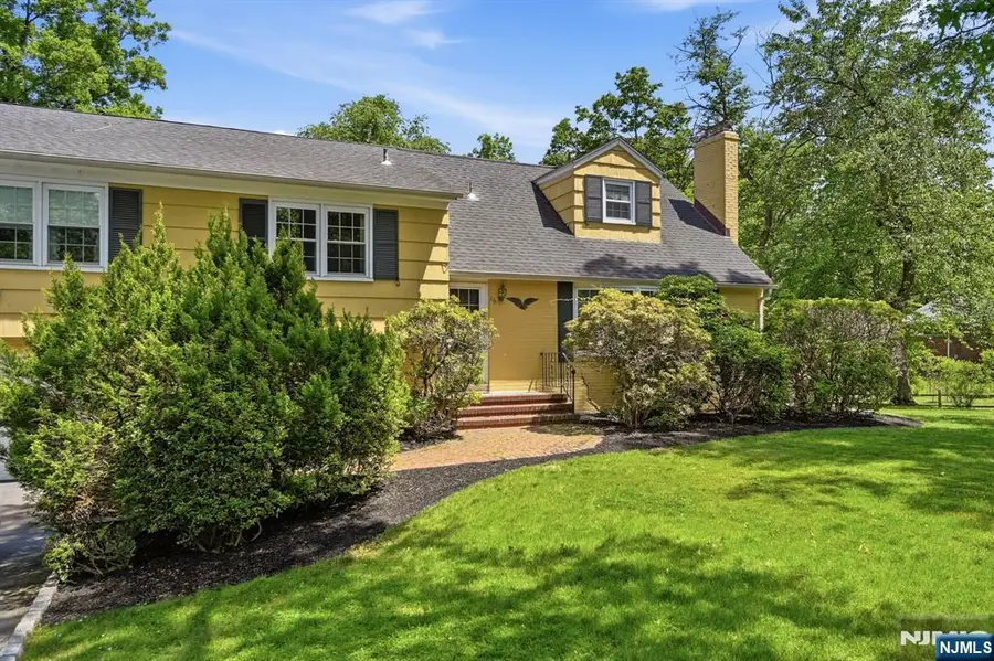 16 Pinecrest Drive, Woodcliff Lake, NJ 07677 - #3