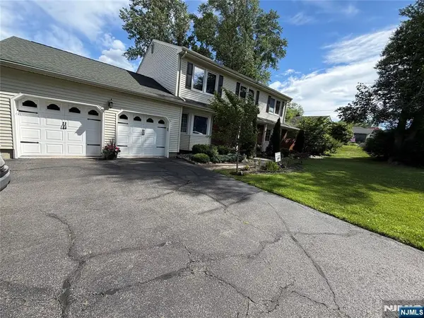 73 Hillside Avenue, Roxbury Township, NJ 07876
