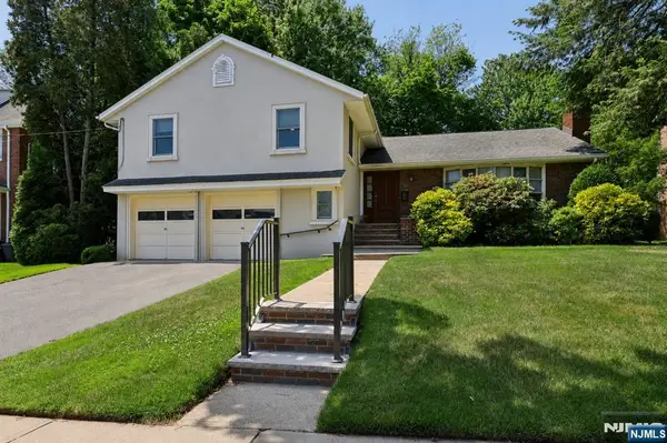384 Rutland Avenue, Teaneck, NJ 07666