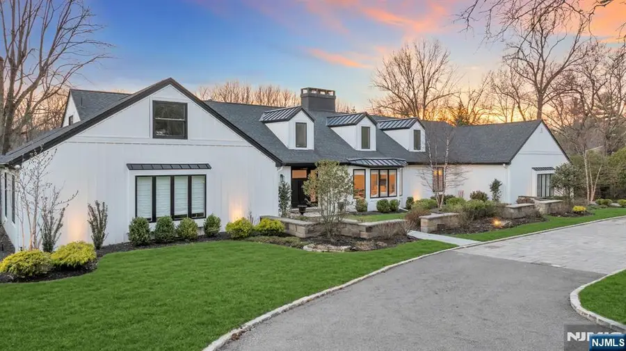 16 Greenbrook Road, Caldwell, NJ 07006 - #3