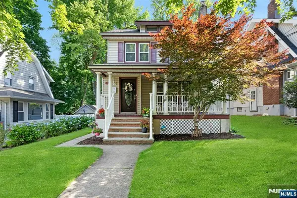 181 Selvage Avenue, Teaneck, NJ 07666