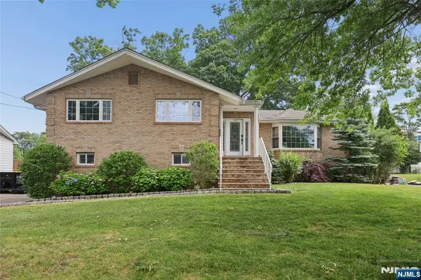153 Charlotte Place, Englewood Cliffs, NJ 07632