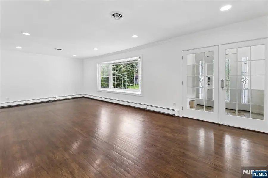 153 Charlotte Place, Englewood Cliffs, NJ 07632 - #2