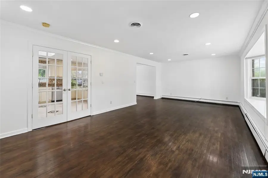 153 Charlotte Place, Englewood Cliffs, NJ 07632 - #3