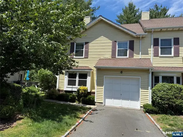 6 Chris Court 6, Fair Lawn, NJ 07410