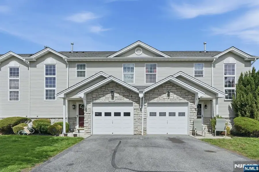 4 Mulberry Lane, Hamburg, NJ 07419 - #2