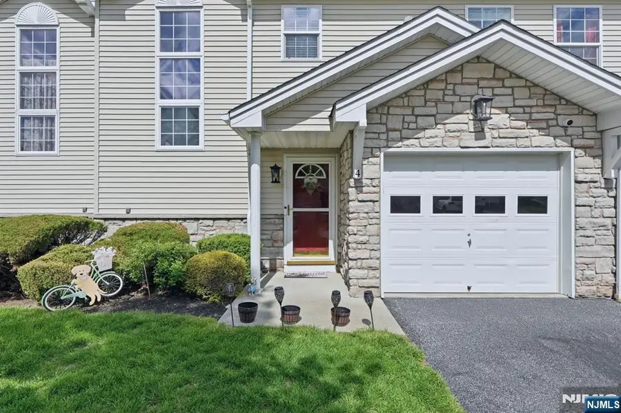 4 Mulberry Lane, Hamburg, NJ 07419 - #3