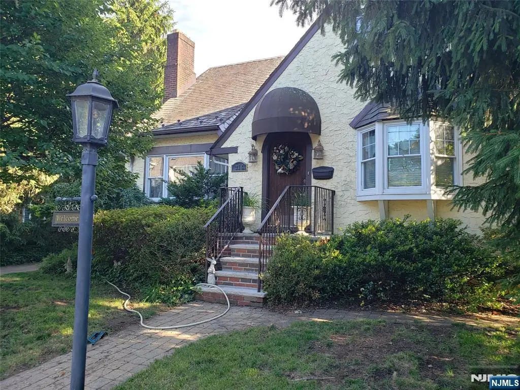 216 N Ross Place, Ho Ho Kus, NJ 07423 - #1