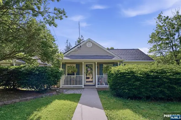 14 Birchwood Pass, West Milford, NJ 07480