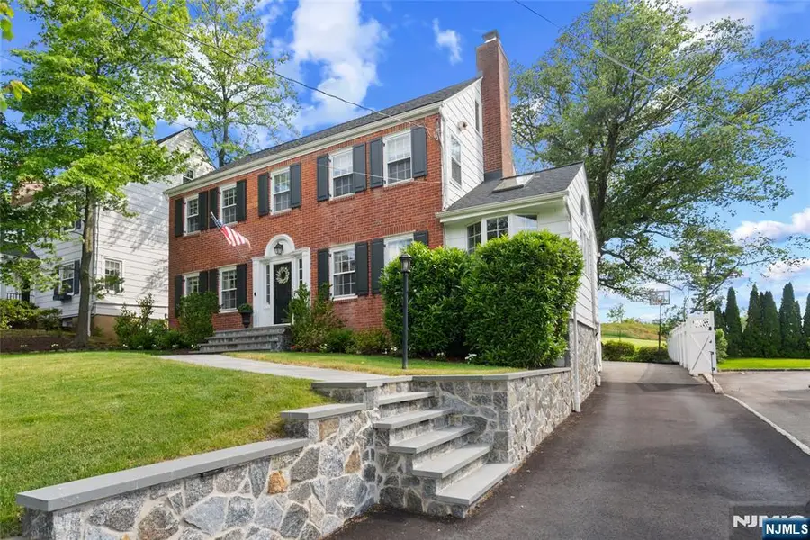 7 Birdseye Glen, Verona, NJ 07044 - #2