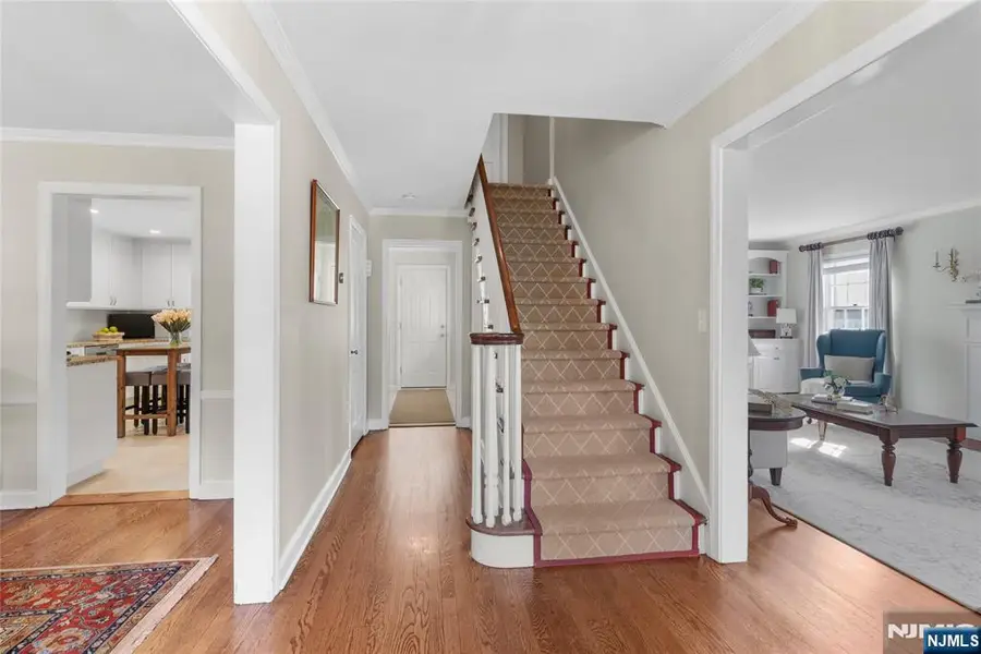 7 Birdseye Glen, Verona, NJ 07044 - #3