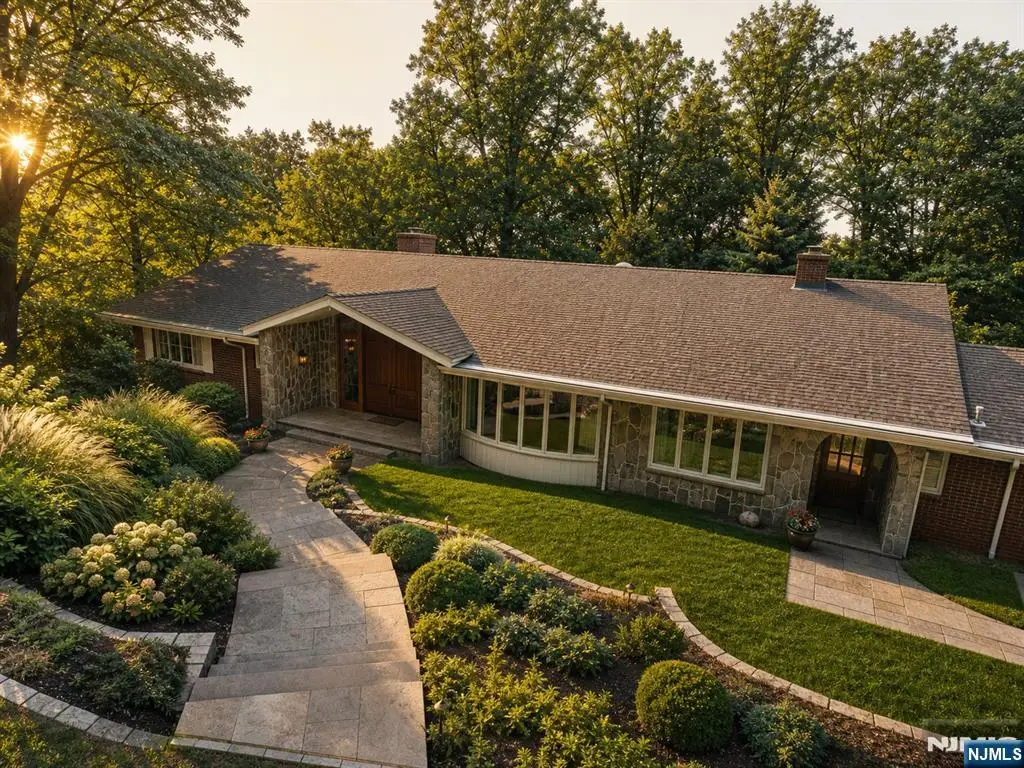 3 Highwood Place, Alpine, NJ 07620 - #1