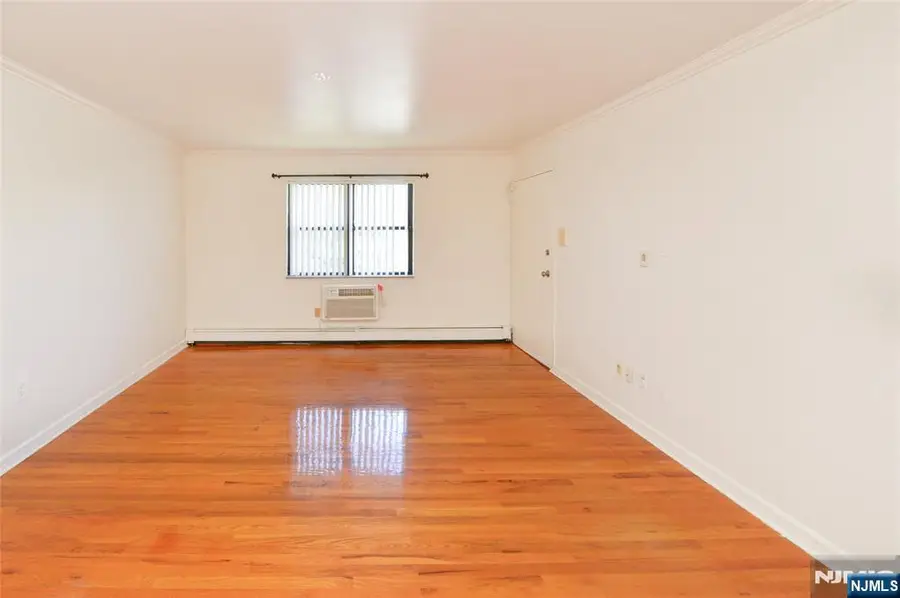 729 10th Street 2F, Secaucus, NJ 07094 - #2
