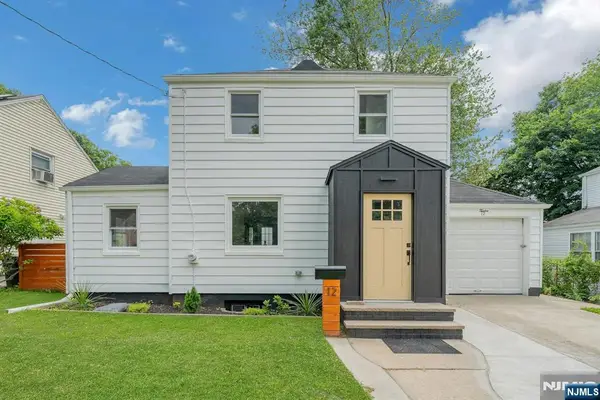 12 Lerome Place, Teaneck, NJ 07666