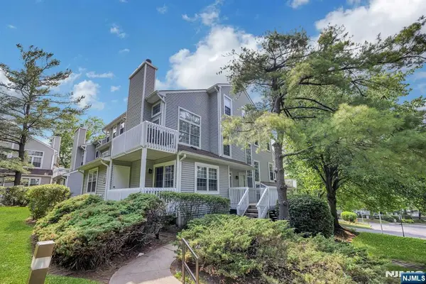 7 Eagles Notch Drive 4, Englewood, NJ 07631