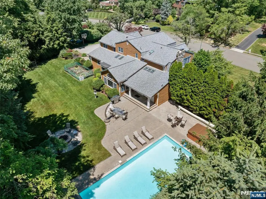 47 Blueberry Drive, Woodcliff Lake, NJ 07677 - #3