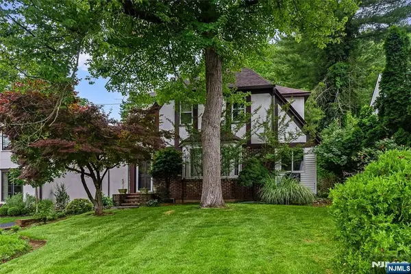 619 Maitland Avenue, Teaneck, NJ 07666