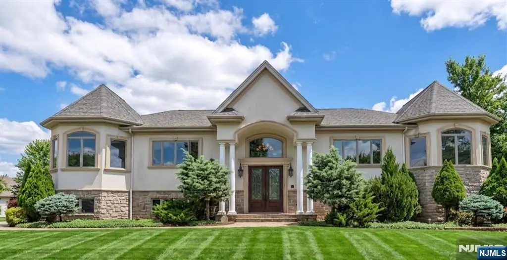 18 Berkshire Place, Englewood Cliffs, NJ 07632 - #1