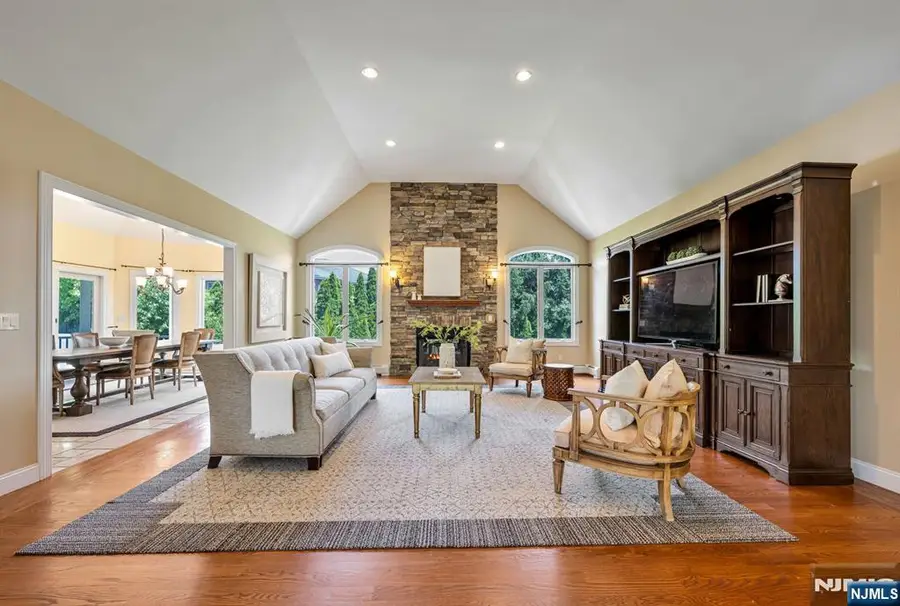 18 Berkshire Place, Englewood Cliffs, NJ 07632 - #3