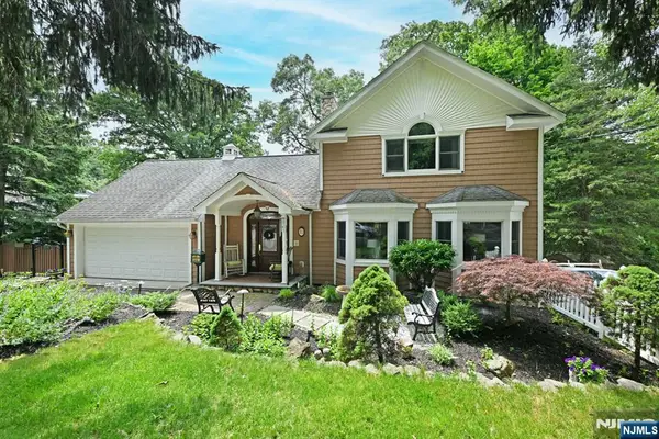 8 Myrtle Street, Montvale, NJ 07645