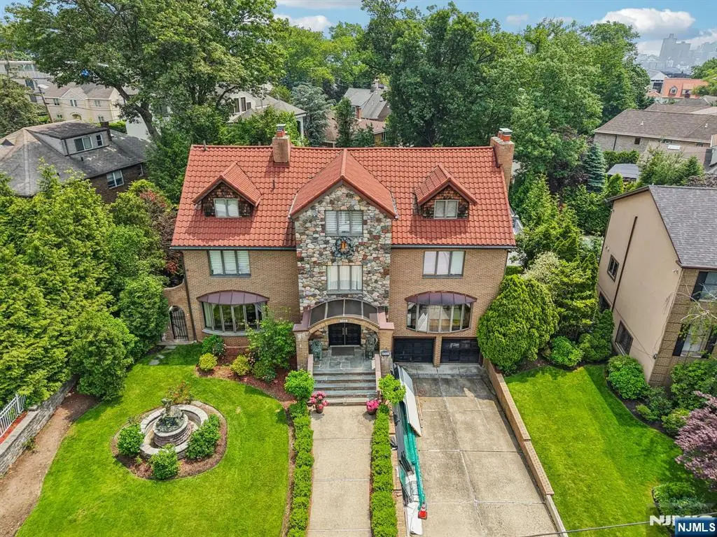 1060 Briar Way, Fort Lee, NJ 07024 - #1