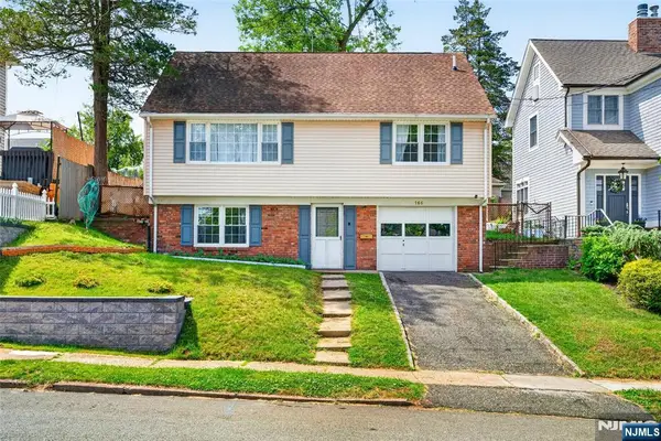 166 Pleasant Avenue, Bergenfield, NJ 07621