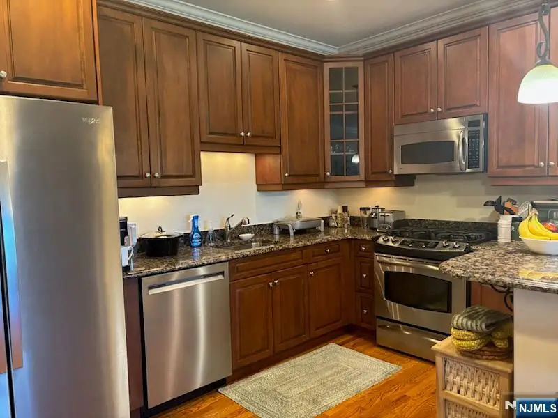 5 Tenakill Park E 205, Cresskill, NJ 07626 - #3