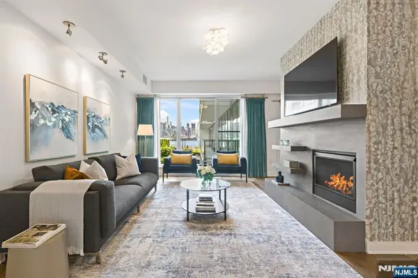 1200 Avenue At Port Imperial 414, Weehawken, NJ 07086