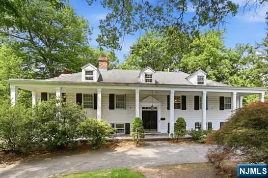 376 Lakeview Drive, Wyckoff, NJ 07481