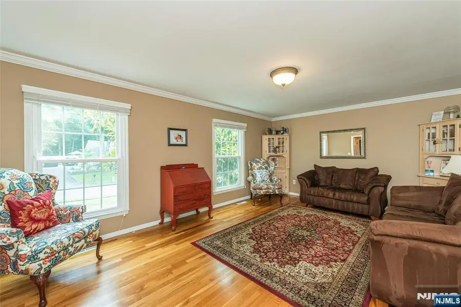 7 Natalie, West Caldwell, NJ 07006 - #2