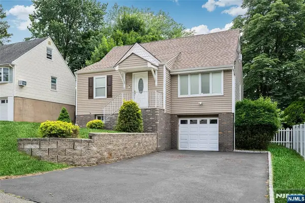 16 Highview Drive, Woodland Park, NJ 07424