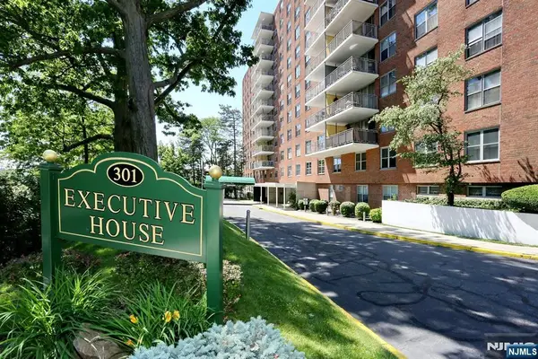 301 Beech Street 2H, Hackensack, NJ 07601
