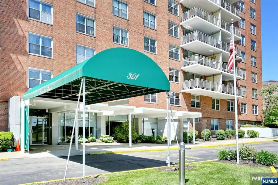 301 Beech Street 2H, Hackensack, NJ 07601 - #3