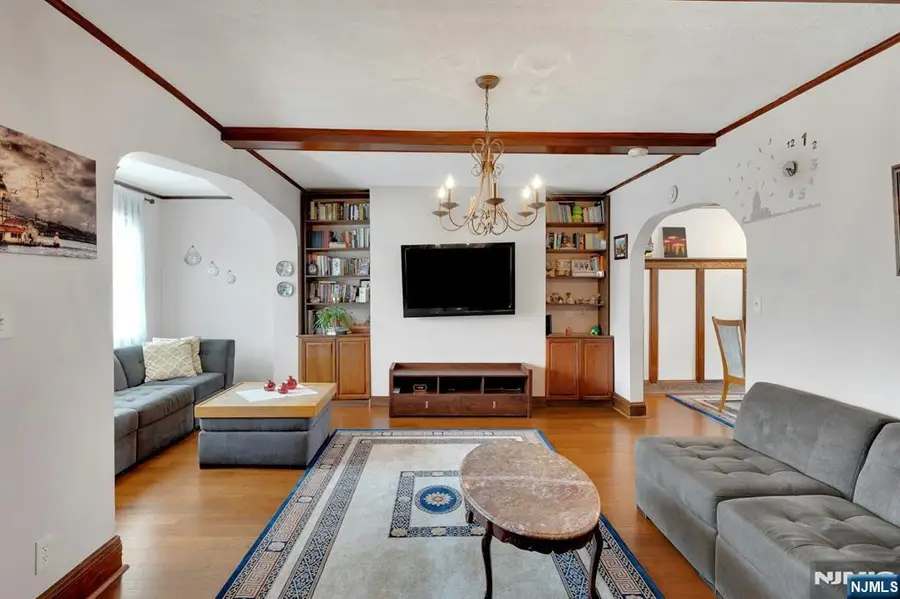 541 Page Avenue, Lyndhurst, NJ 07071 - #3