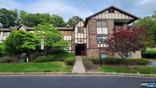 3112 Stowe Lane, Mahwah, NJ 07430