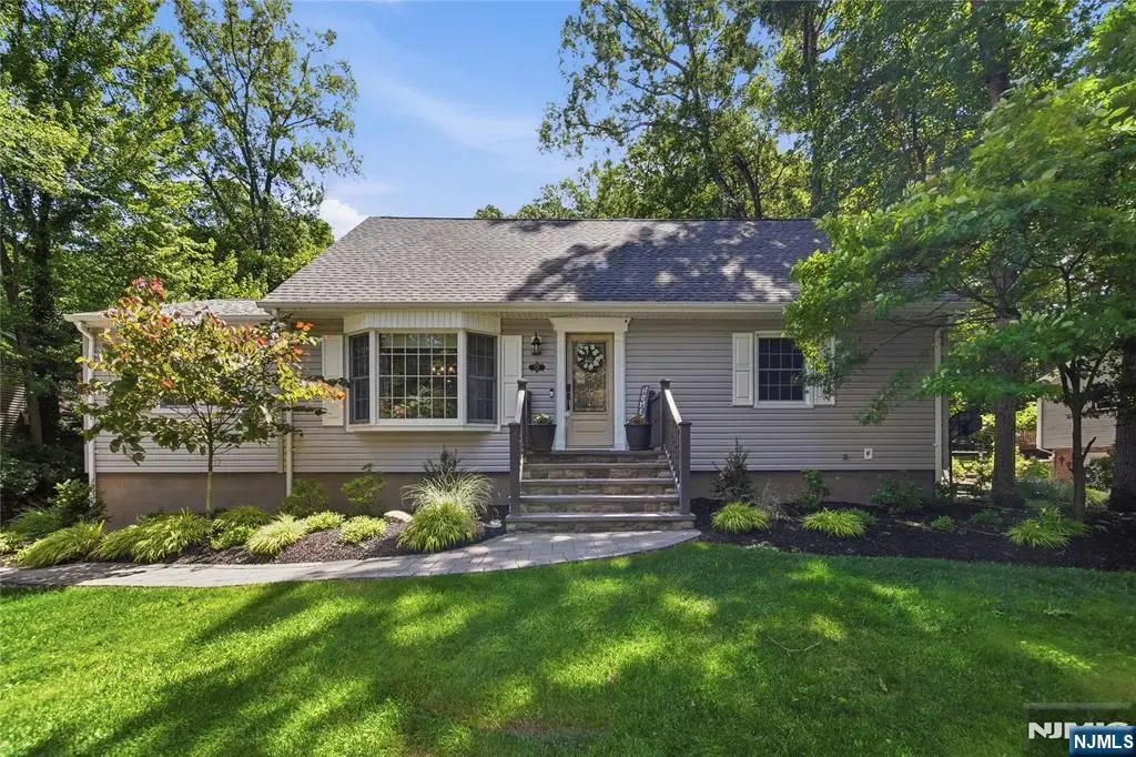 49 Skytop Drive, Mahwah, NJ 07430 - #1