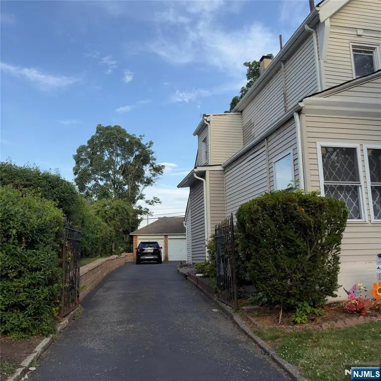 20 Ridge Street, Orange, NJ 07050 - #2