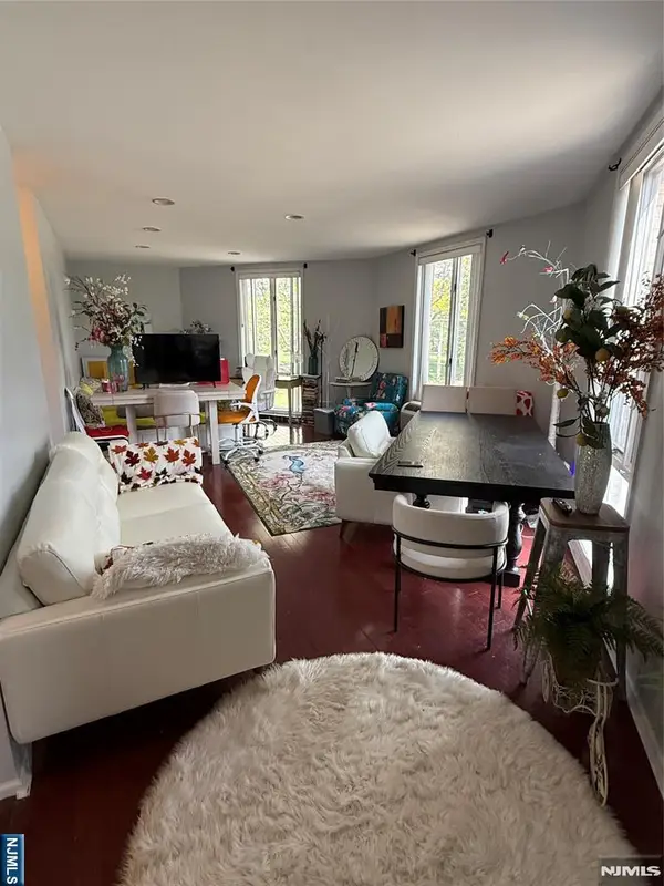 50 Pine 214, Montclair, NJ 07042