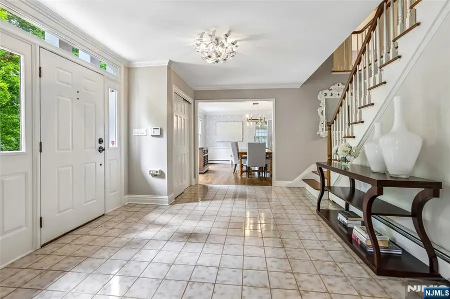 10 Wood Hollow Trail, Upper Saddle River, NJ 07458 - #2