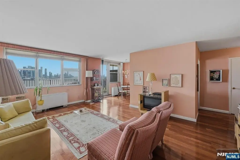 6040 Boulevard E 5D, West New York, NJ 07093 - #1