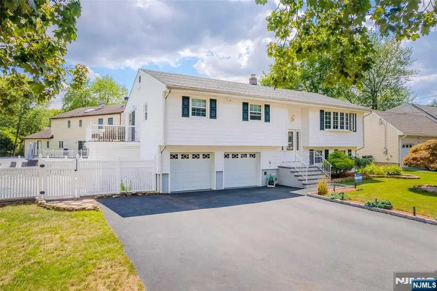 22 Cypress Lane, Paramus, NJ 07652 - #2